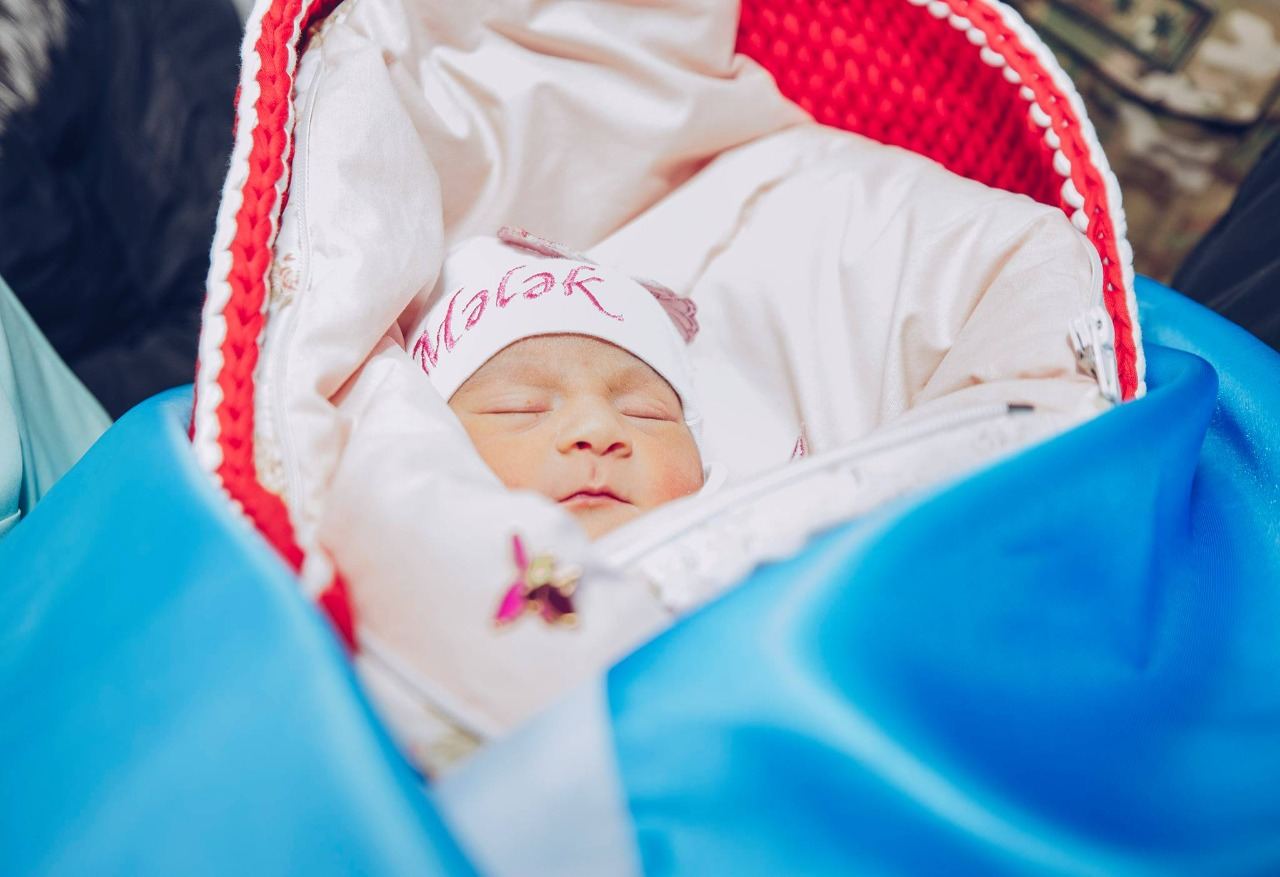 “YAŞAT” daha bir şəhid övladının adına 5000 manatlıq hesab açacaq - FOTO