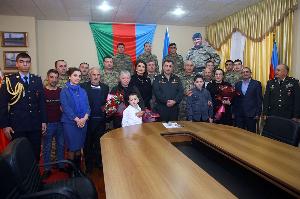 NATO Şəhid tabor komandirini “Ləyaqətli Xidmət Medalı” ilə təltif etdi - FOTO/VİDEO