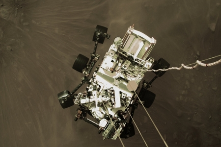 NASA “Perseverance” kosmik aparatının Marsdan göndərdiyi fotoları YAYDI