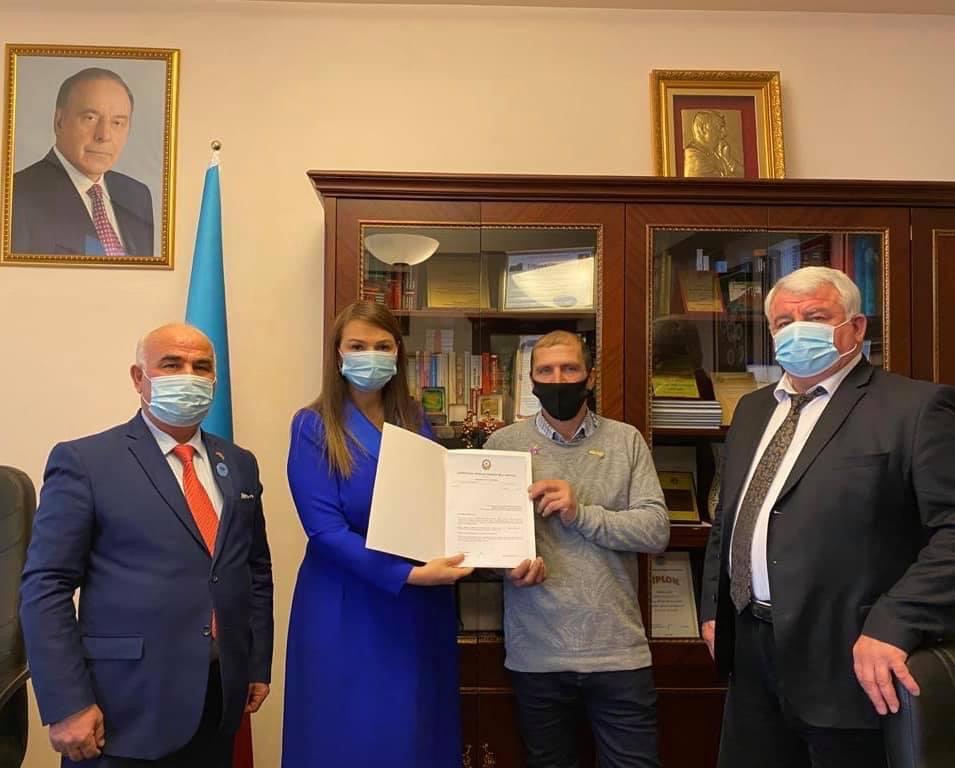 Deputat Şəhidin atasını Milli Məclisə dəvət etdi