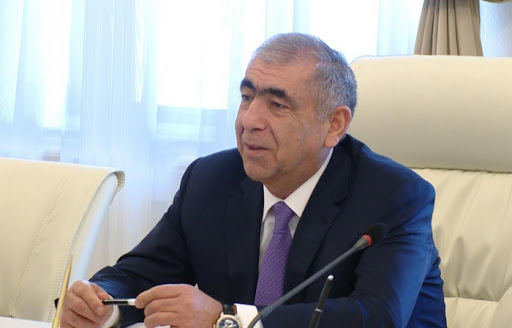 Agentlik rəhbəri jurnalistlərə İRAD TUTDU