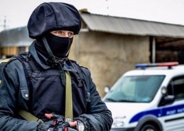 Polis 4 rayonda əməliyyat keçirdi