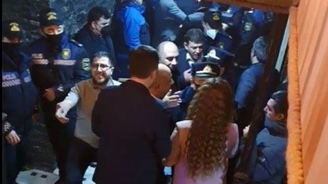 Polis tanınmış meyxanaçıları CƏRİMƏLƏDİ