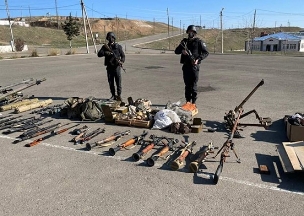 Cəbrayılda ermənilərin atıb qaçdığı silahlar TAPILDI