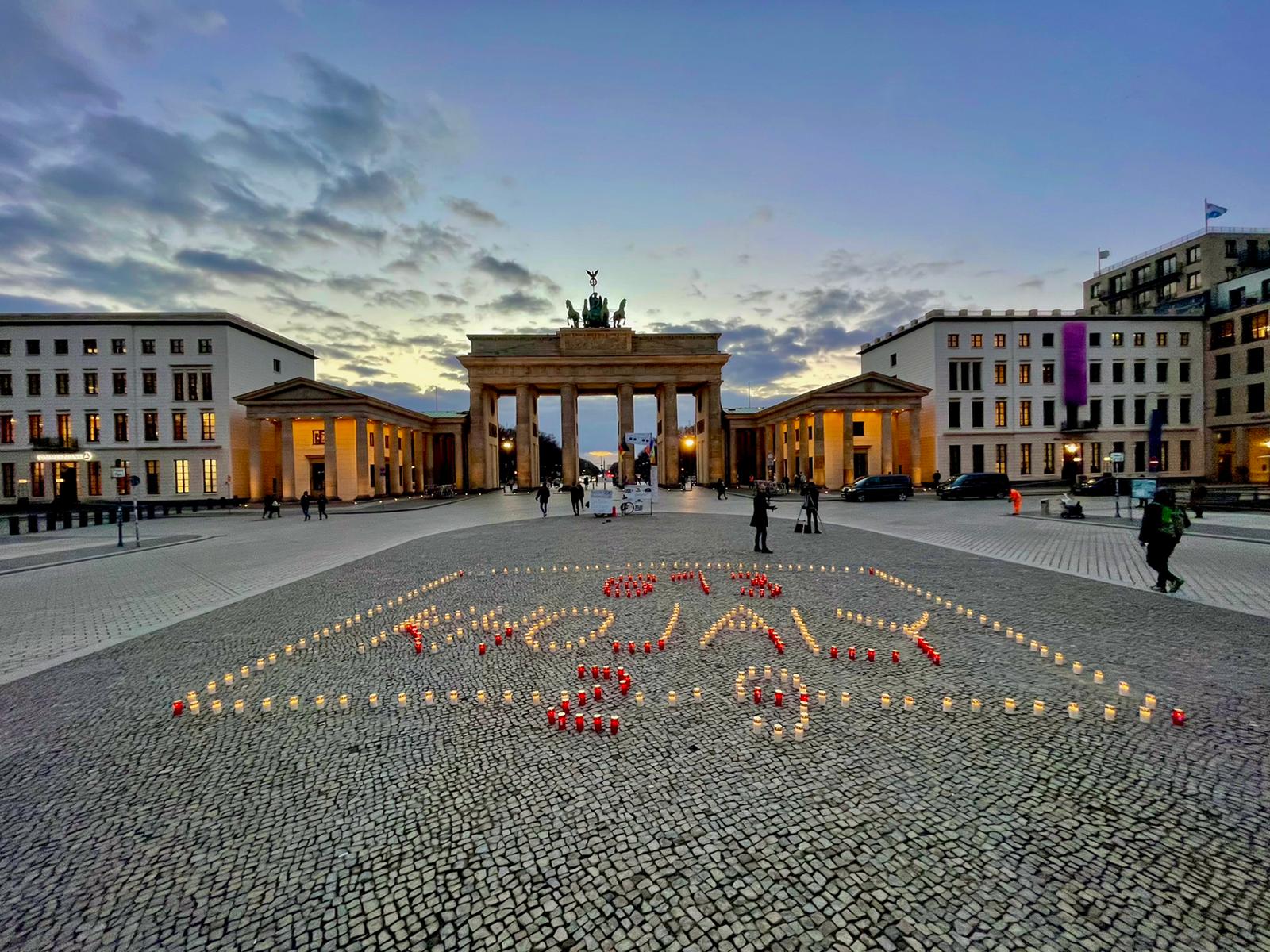 Almaniyada Xocalı soyqırımı ilə bağlı maraqlı flaşmob təşkil edilib - FOTO