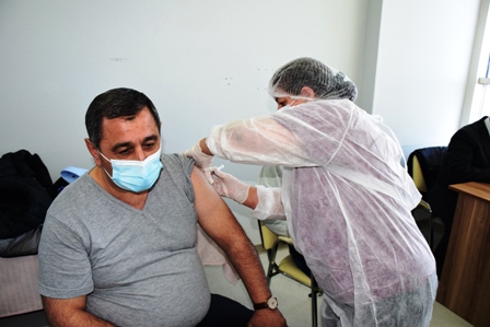 Naftalan sakinlərinin vaksinasiyası uğurla davam edir - FOTOLAR