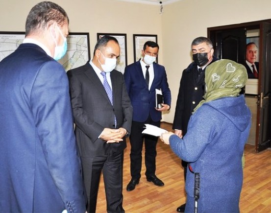 İcra başçısı vətəndaşlarla görüşüb - FOTOLAR