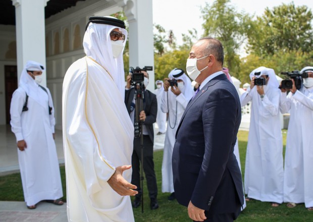 Çavuşoğlu Qətər əmiri ilə görüşdü