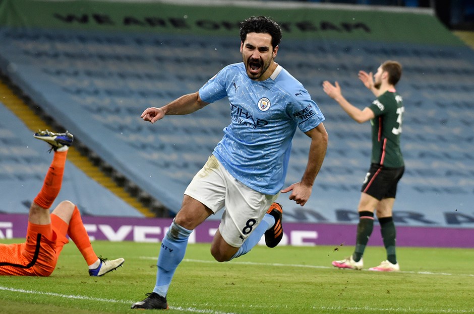 Gündoğan Premyer Liqada ayın futbolçusu seçildi