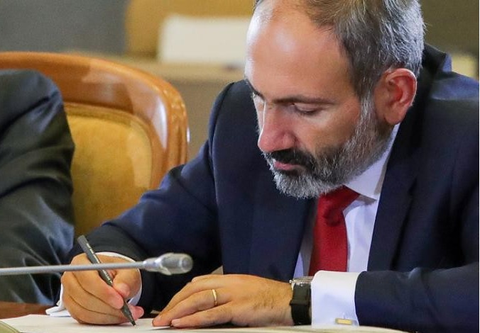Paşinyan Qasparyanın dostunu da işdən çıxardı