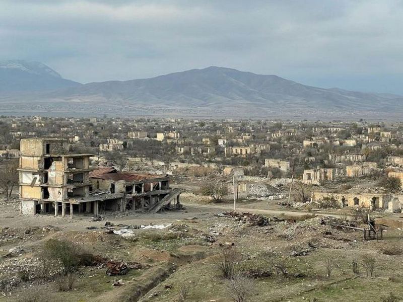 İdmançılara, müğənnilərə, jurnalistlərə, həkimlərə, bütün Azərbaycanlılara AĞDAM MÜRACİƏTİ