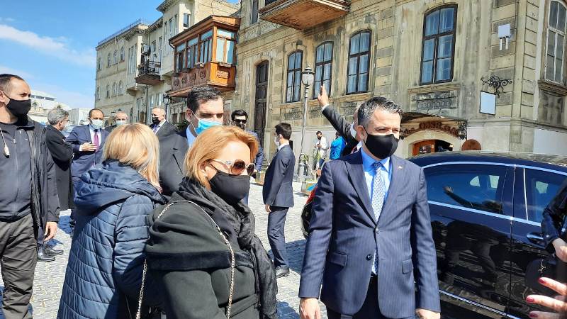 Türkiyəli nazir İçərişəhərə gəldi - FOTOLAR 