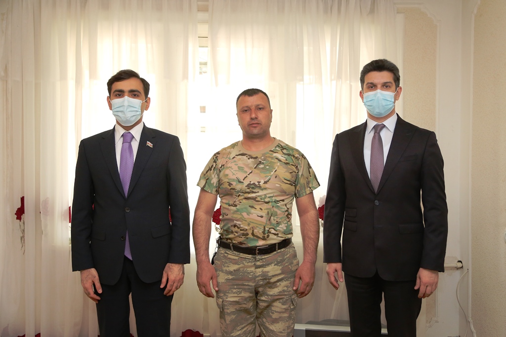 Naftalanda icra başçısı və deputat şəhid ailələrini ziyarət edib - FOTO