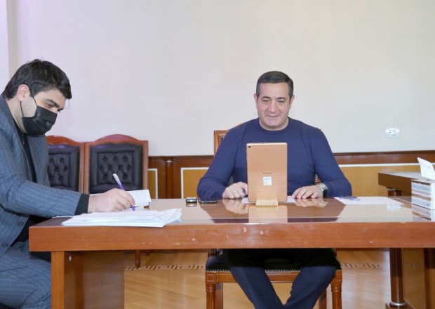 Mahir Abbaszadə seçicilərlə növbəti videoqəbul keçirdi - FOTOLAR
