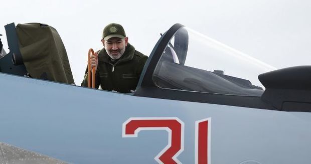 “Su-30 təyyarələrindən raket almağa macal tapmadıq” - Paşinyan