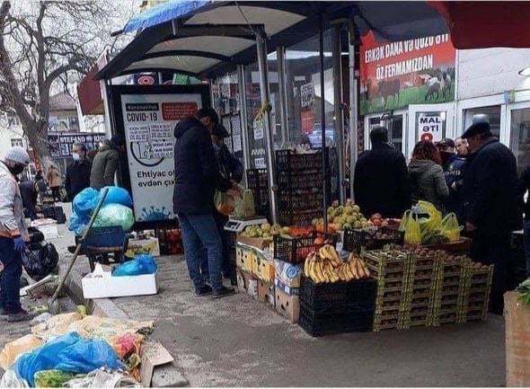 Bakıda avtobus dayanacağını BAZARA ÇEVİRDİLƏR
