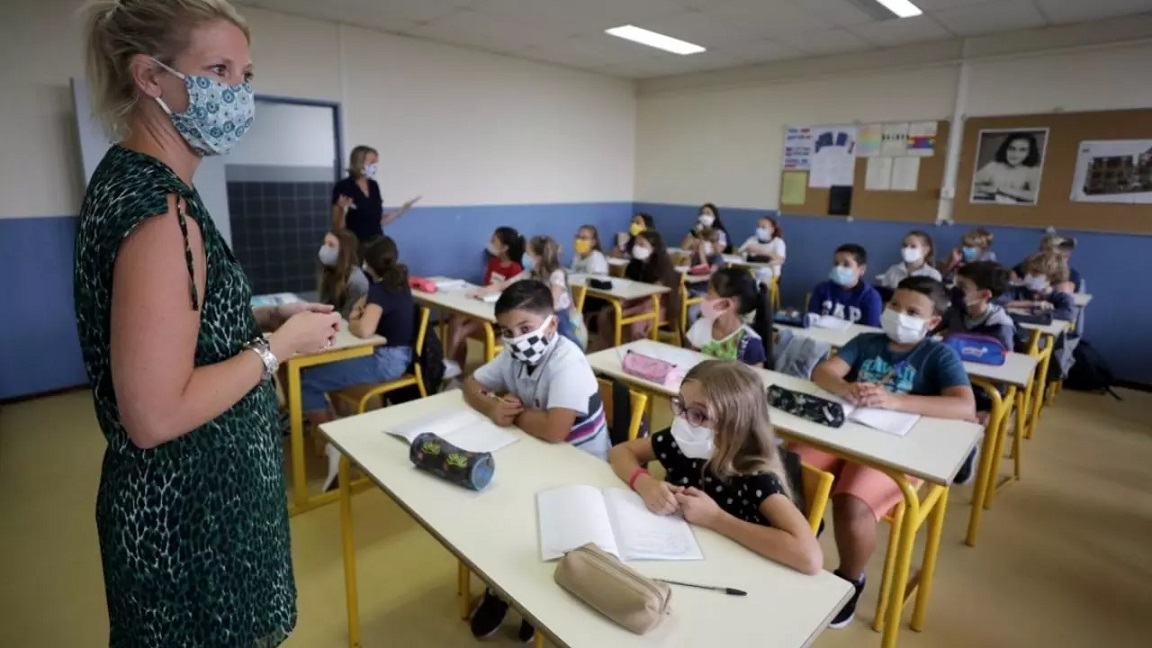 Fransada məktəb və bağçalar bağlanır