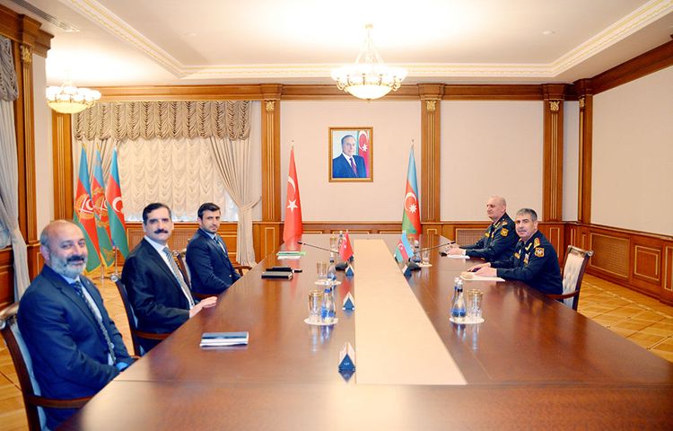 Zakir Həsənov Selçuk Bayraktarı qəbul edib
