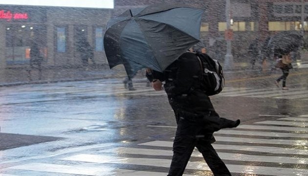 Bakıdakı güclü küləklə bağlı xəbərdarlıq