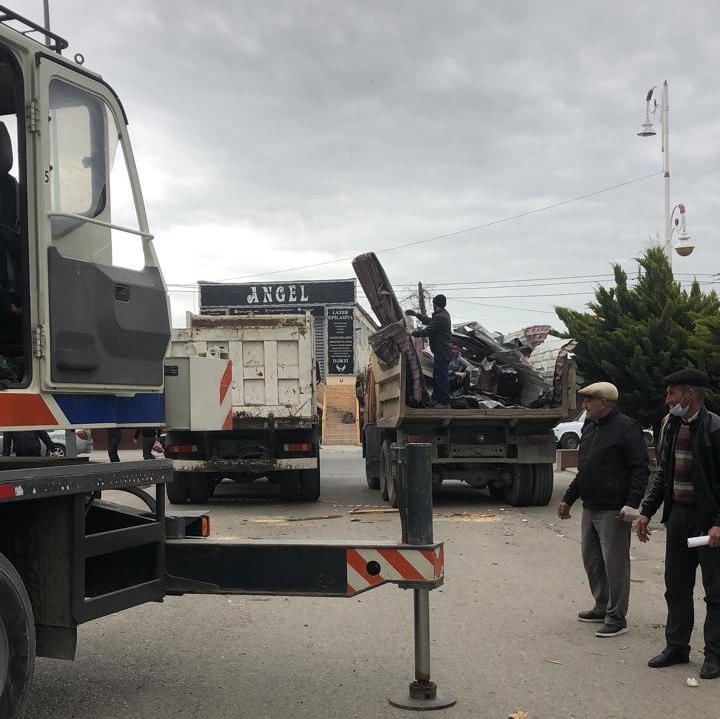 Güclü külək Xaçmazı işıqsız qoydu - FOTO