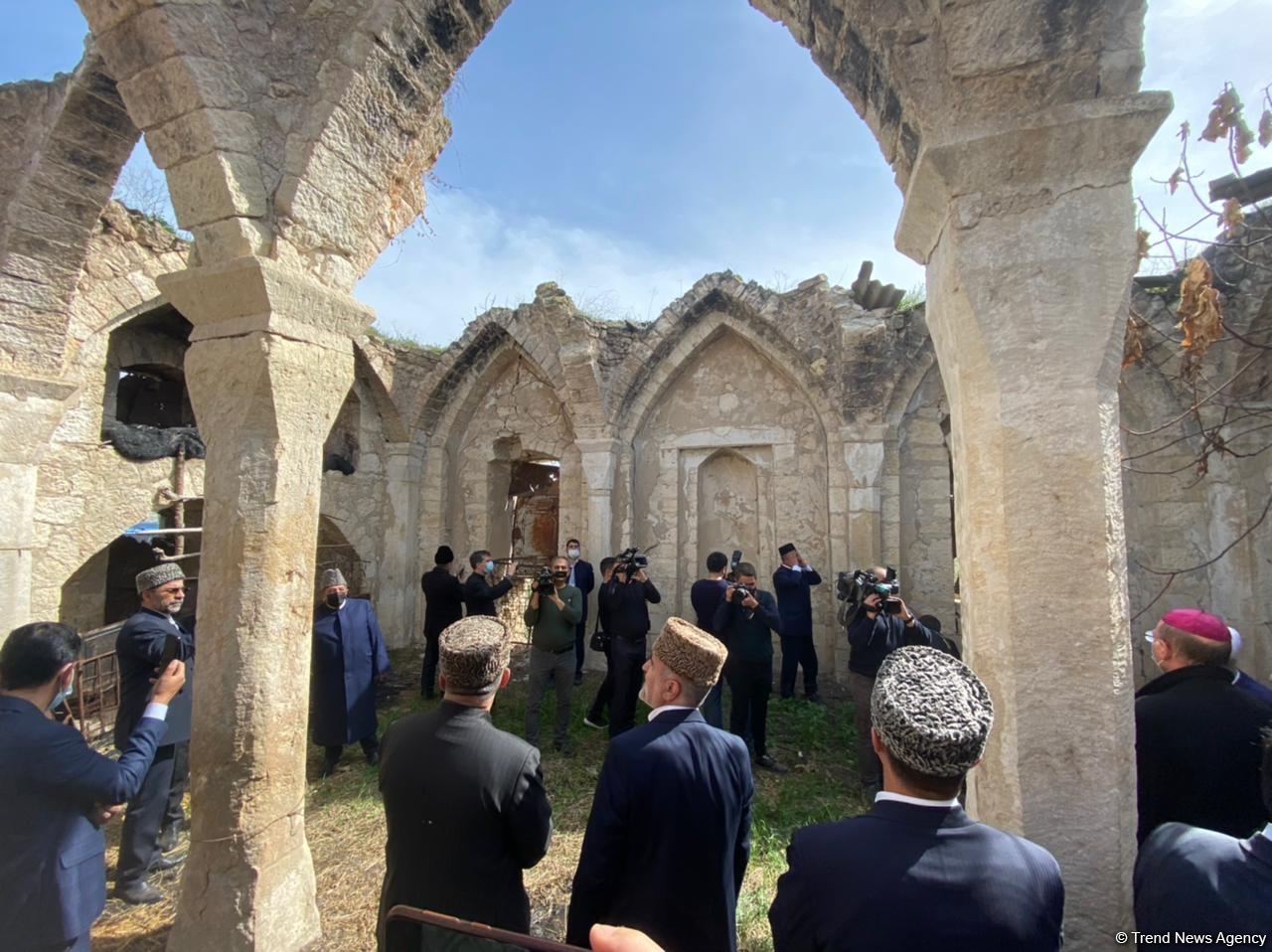 Qiyaslı məscidində 28 ildən sonra ilk azan oxundu - FOTO