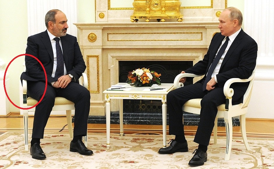 Paşinyan Putinin yanında düz otura bilmədi – FOTO