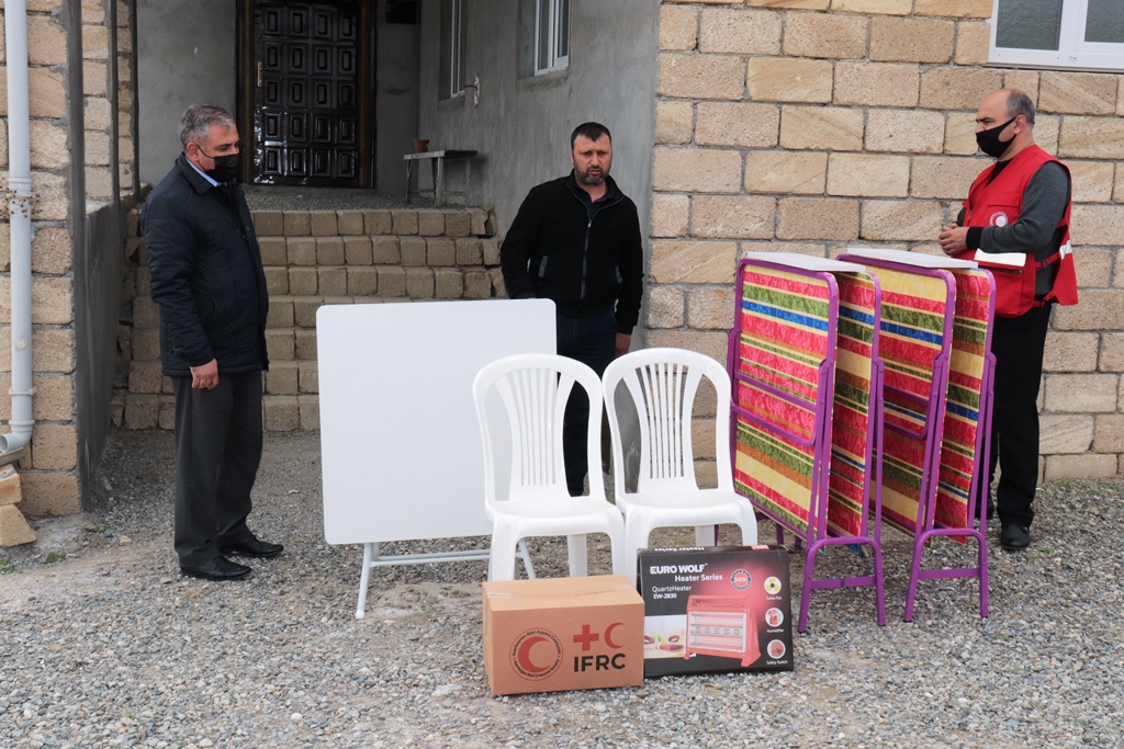 Naftalanda AzQAC Şəhid ailələrinə məişət avadanlıqları paylayıb