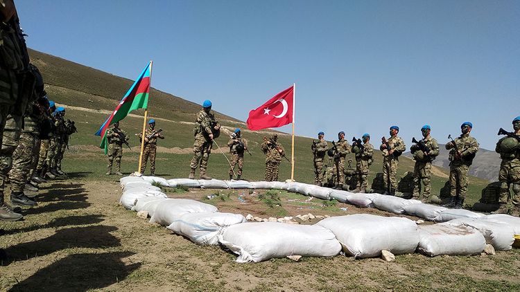 Müdafiə Nazirliyi Azərbaycan və Türkiyə ordularının birgə təlimlərindən video YAYDI