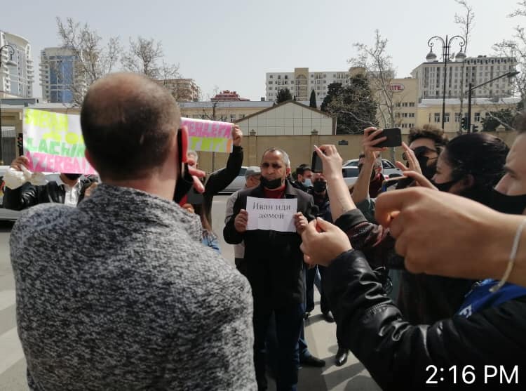 Rusiyanın Bakıdakı səfirliyi qarşısında etiraz aksiyası keçirildi - FOTOLAR