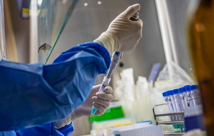 Britaniyada yeni təhlükəli koronavirus növü aşkarlandı