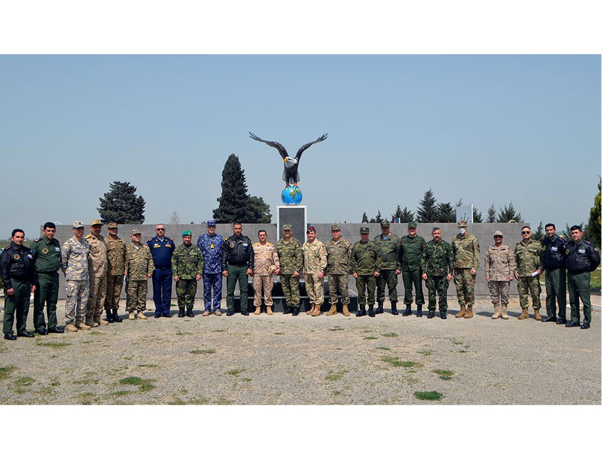 Hərbi attaşelər Hərbi Hava Qüvvələrini ziyarət edib - FOTO