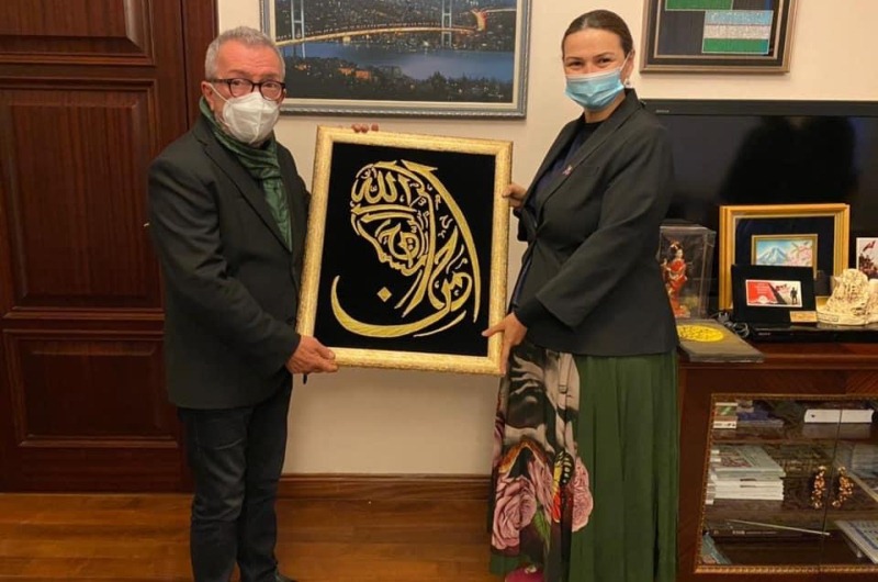 Qənirə Paşayeva “Kurtlar vadisi”nin rejissoru ilə görüşdü