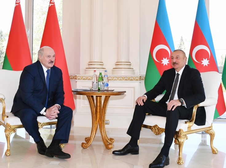 Lukaşenko “pul məsələsini” niyə açdı: Moskva Bakını şantaj edir? - TƏHLİL