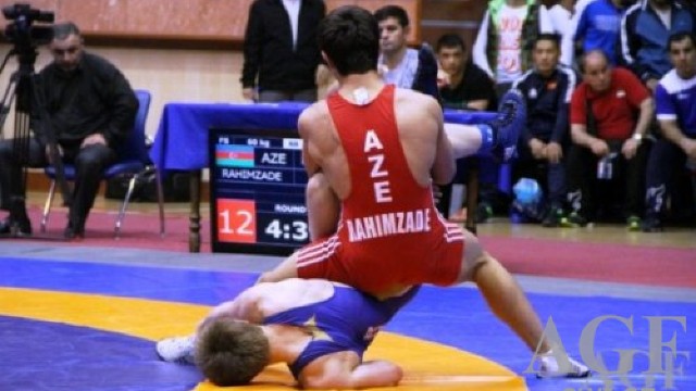 Güləşçimiz erməniyə qalib gəldi