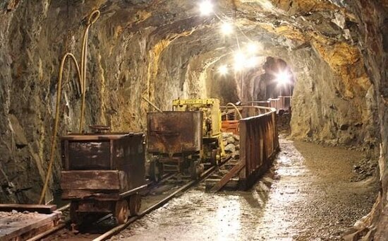 Erməni sürücülər Zod qızıl mədəninə gedən yolu bağladılar