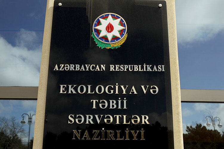 Nazirlik rəsmisi: Bakının yalnız 50-55 faizində kanalizasiya şəbəkəsi var