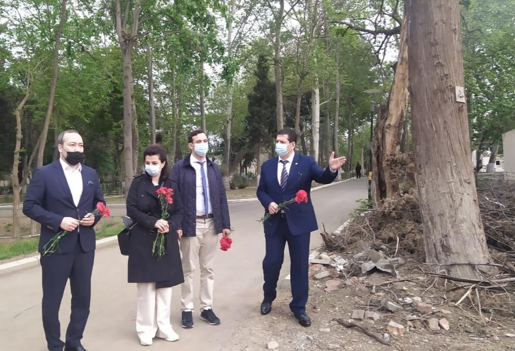 Fransalı hüquqşünaslar Gəncədə olublar - FOTO