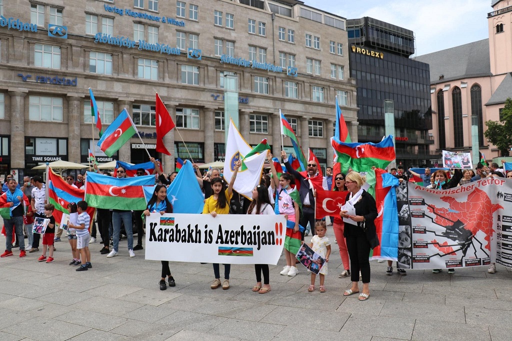 Hollandiya azərbaycanlıları sabah Ermənistan səfirliyi önünə TOPLAŞACAQ
