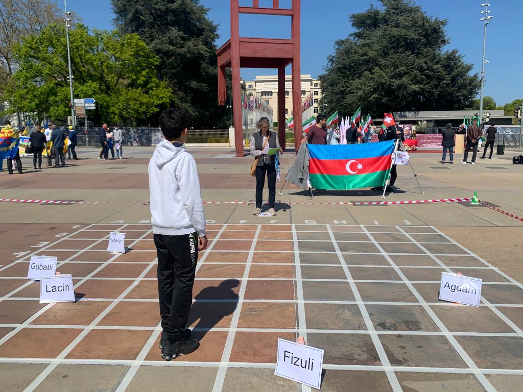 İsveçrədə minalanmış ərazilərin xəritəsinin verilməməsinə etiraz - FOTO