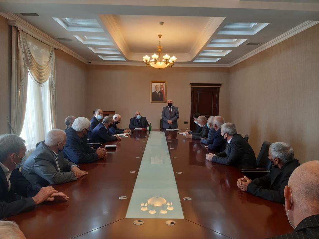 Ağsaqqallar bu gün Prezident ətrafında daha sıx birləşiblər
