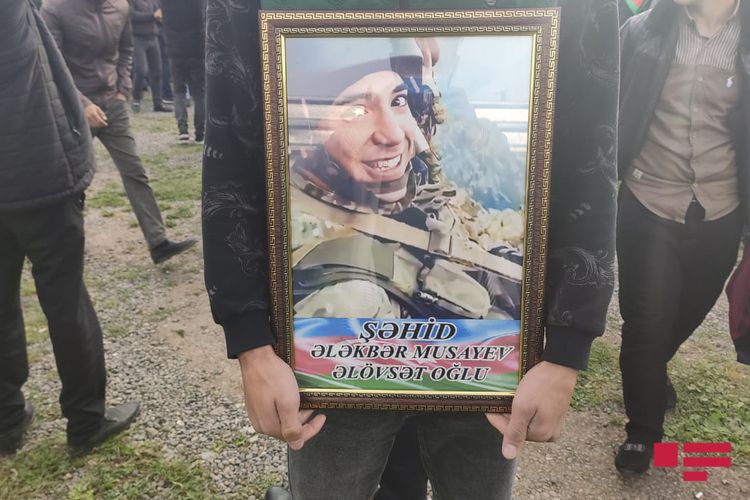 Şəhid hərbçimizlə vida mərasimi keçirilir - FOTO