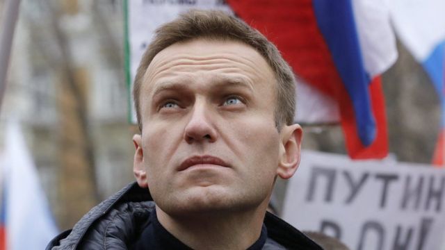 Medvedev Navalnını siyasi fırıldaqçı adlandırdı  