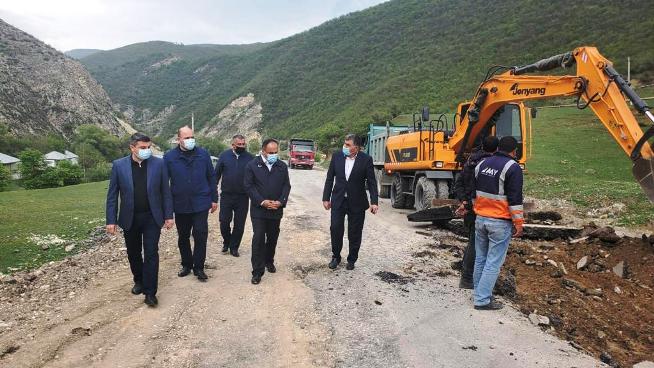 İcra başçısı yolun tikintisi ilə tanış olub