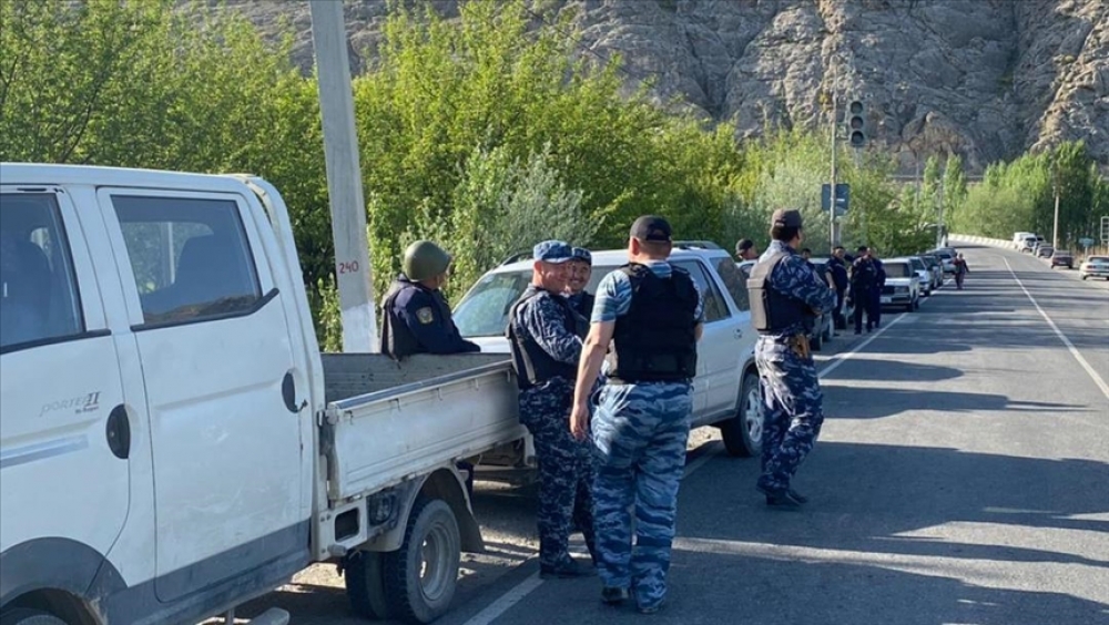 Prezidentlər sərhəddəki gərginliyi müzakirə etdi