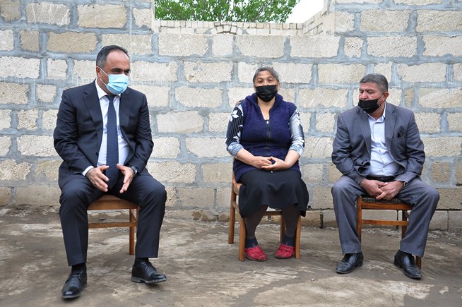 İcra başçısı itkin düşən hərbçimizin ailəsində olub - FOTOLAR