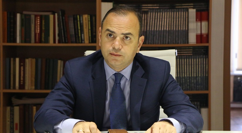 Ermənistanın diaspor komissarının istefası TƏLƏB OLUNDU