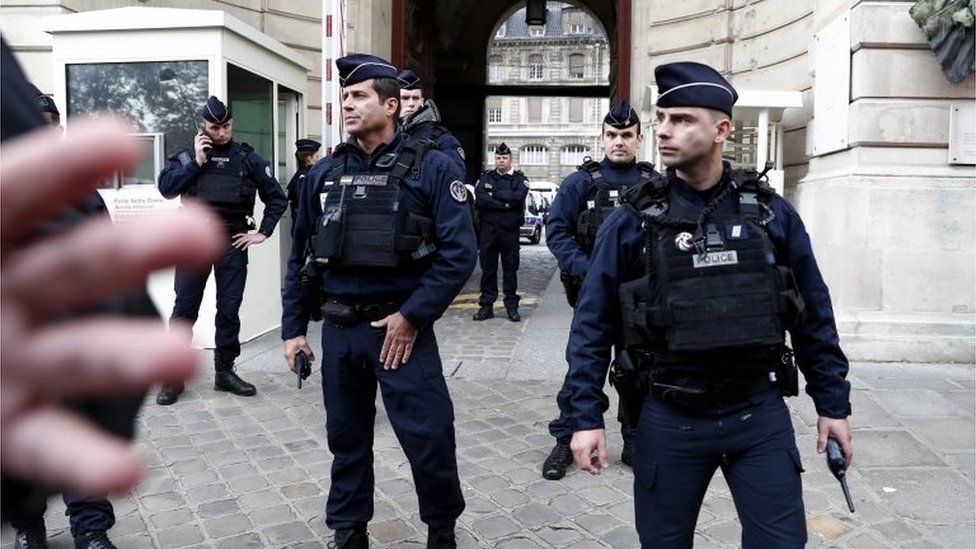 Fransada iğtişaş: 3 polis xəsarət aldı