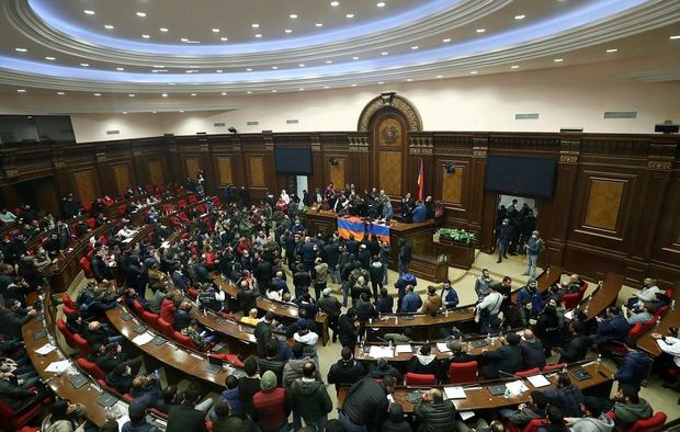 Parlament ikinci dəfə Paşinyanın namizədliyini rədd etdi