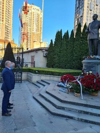 Azərbaycanın Xarkovdakı Fəxri Konsulu Heydər Əliyevi andı