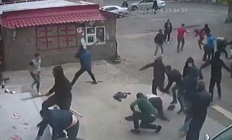 Gürcüstanda azərbaycanlılarla svanlar arasında kütləvi dava - VİDEO